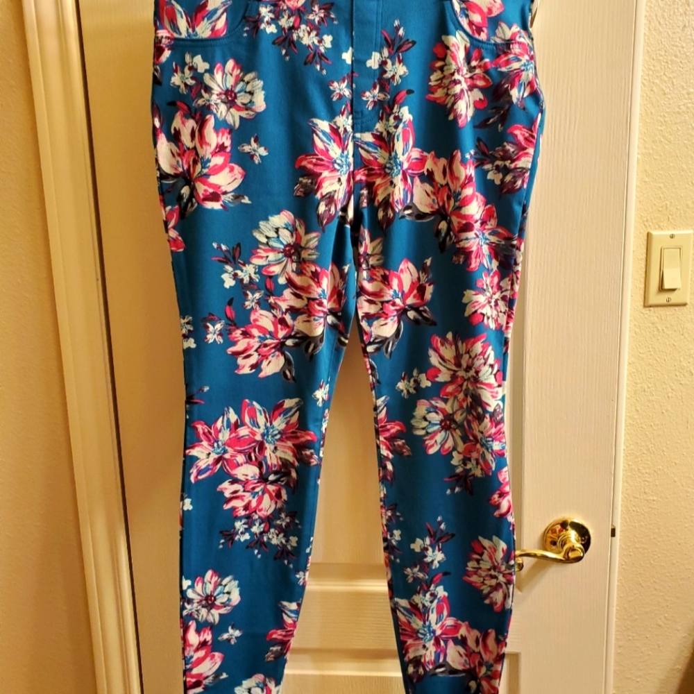 Time and Tru Jeggings
